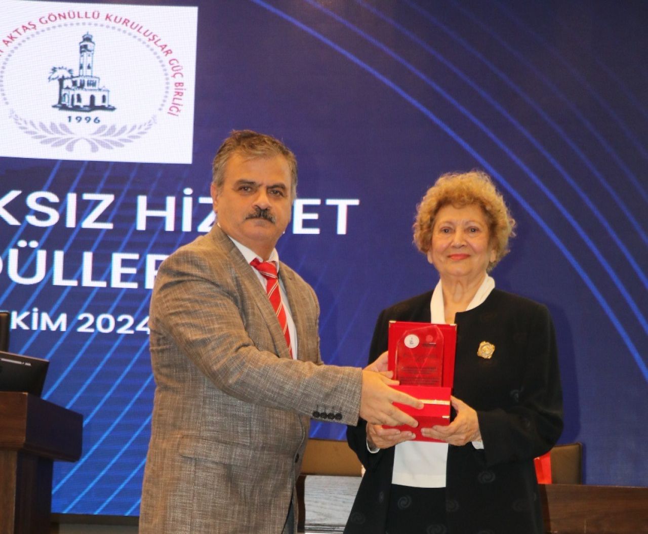 Topluma umut veren projeler ödüllendirildi