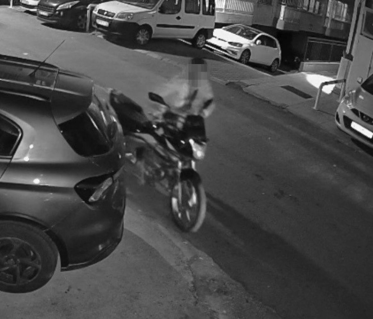 Motosiklet hırsızına suçüstü operasyonu: 4 ayrı olaydan tutuklandı