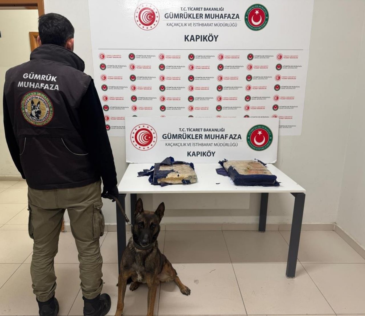 Gümrük Muhafaza Ekiplerinden üç ayrı zehir taciri operasyonu