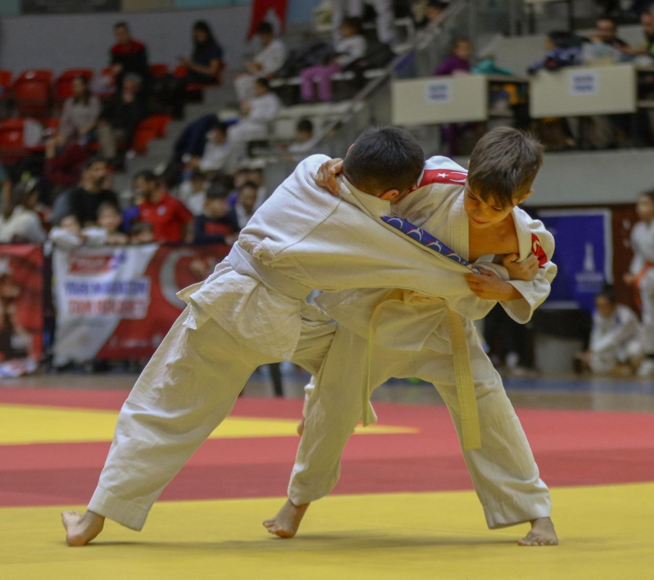 İzmir'de Judo şöleninde büyük mücadele!
