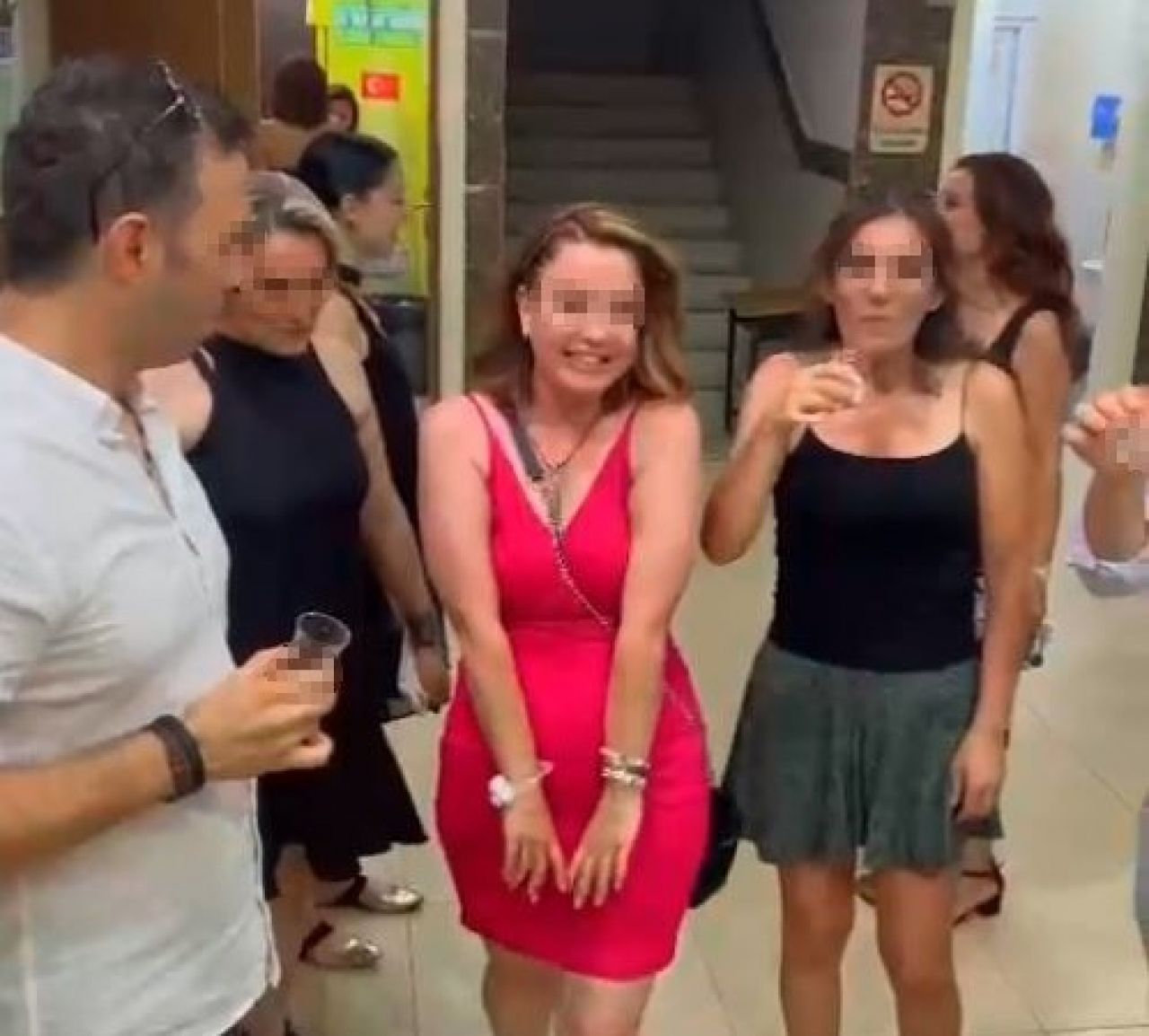 İzmir'de devlet okulunda şampanya patlatılmıştı: Yeni görüntüler ortaya çıktı