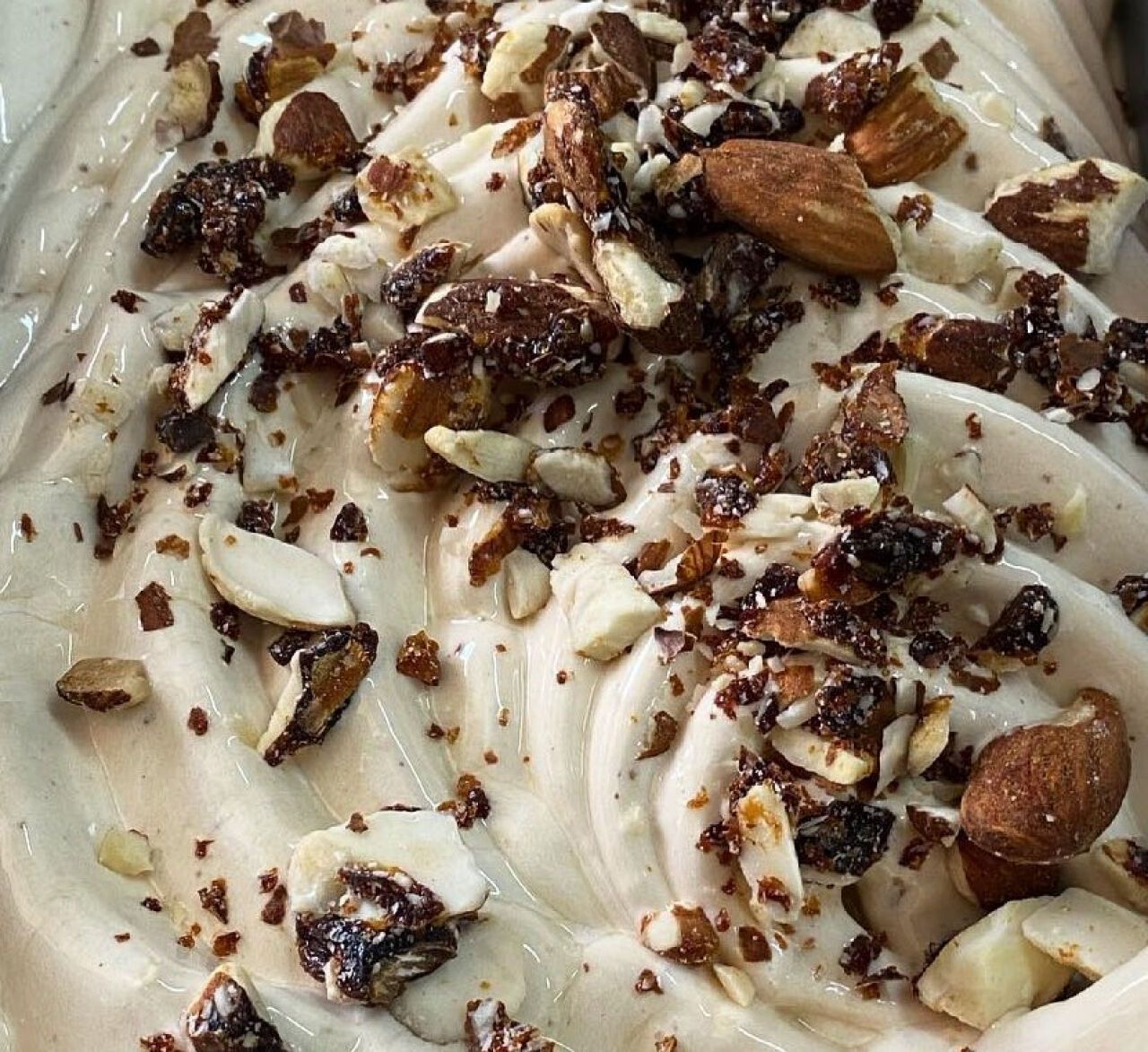 Bir tesadüfle başladı, dondurma tarihi değişti! Çeşme'deki bu dükkanın sırrı 1945'e uzanıyor