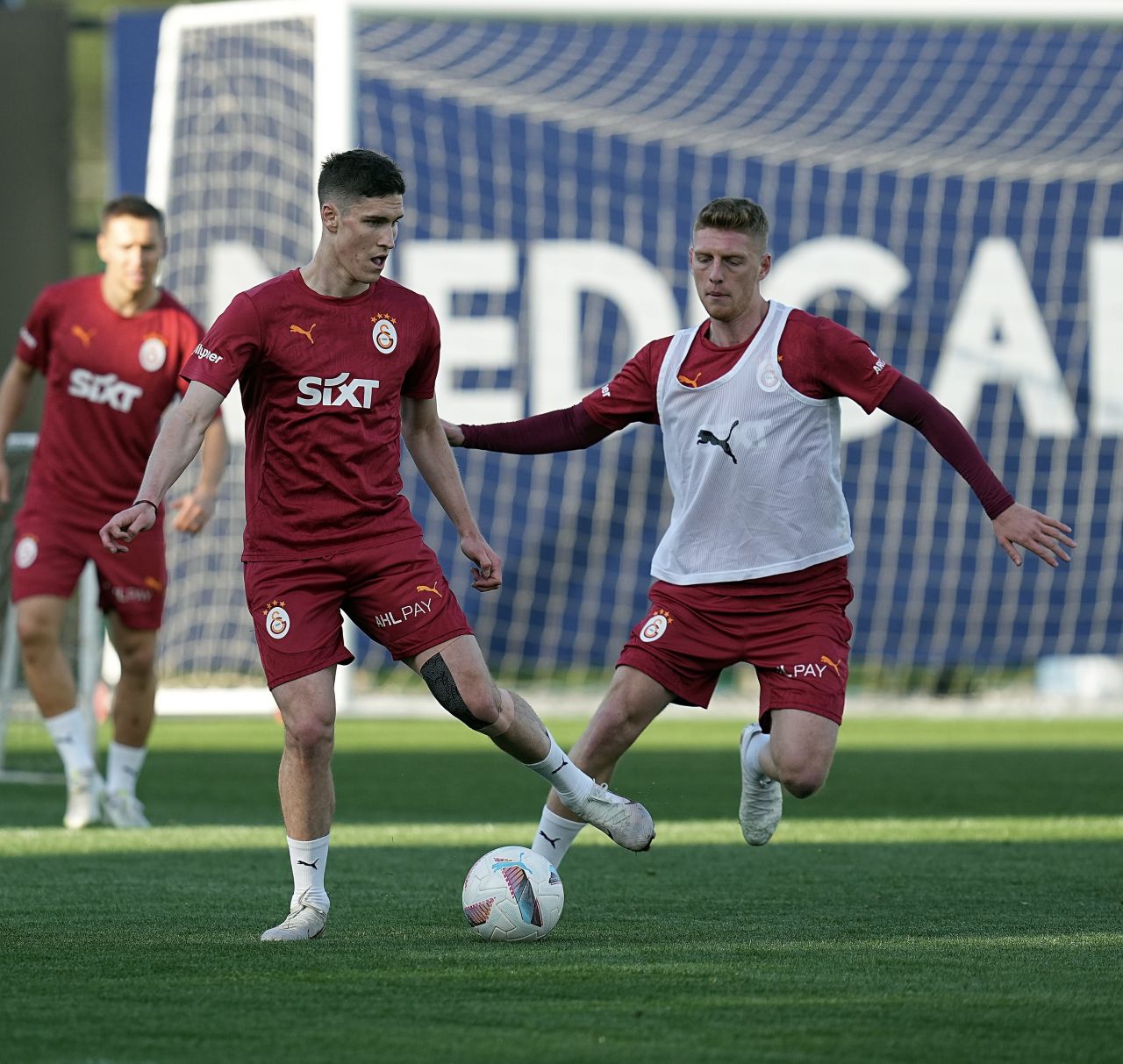 Galatasaray, Fenerbahçe derbisine hazırlanıyor: İşte günün özeti