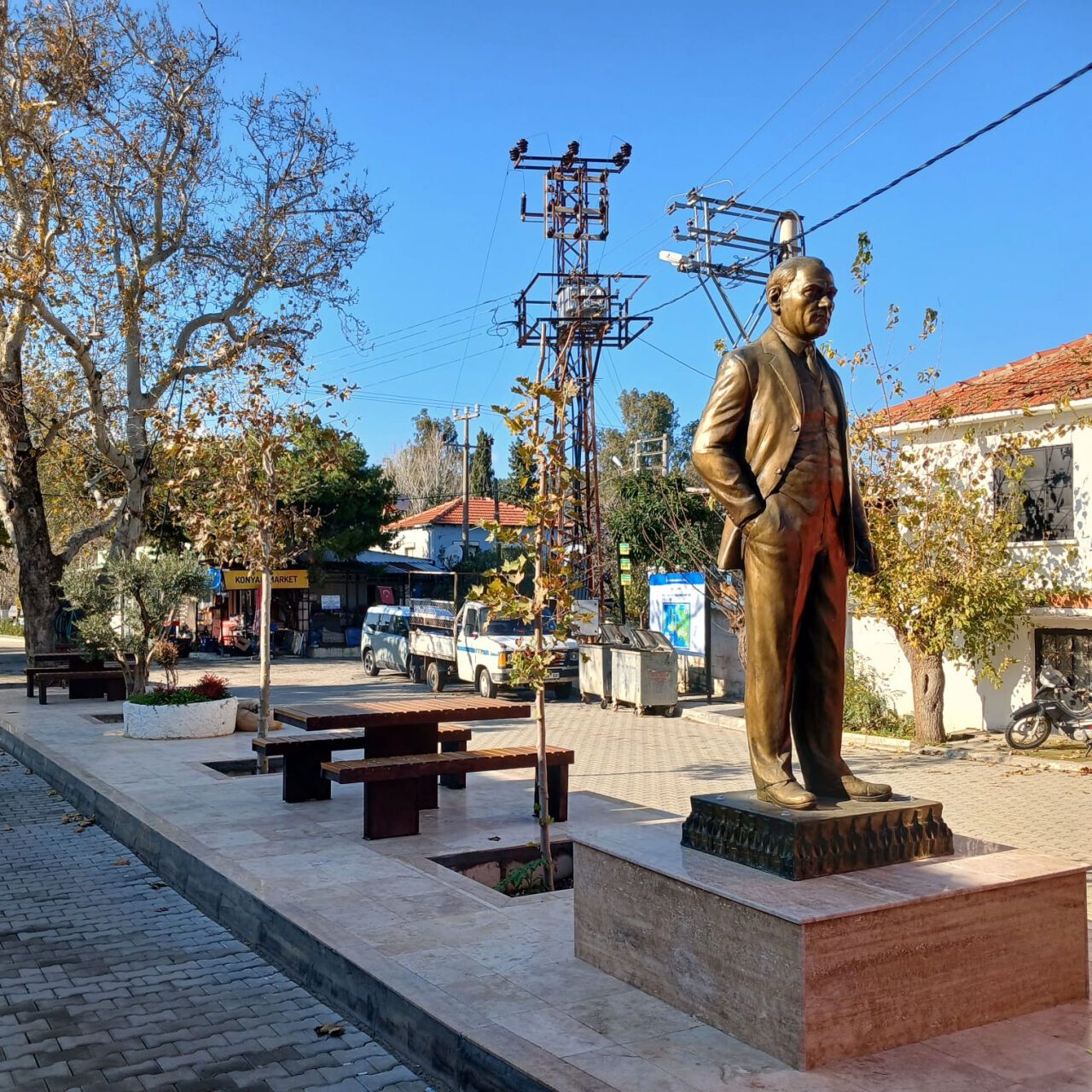 Güzelbahçe'de atıklar yeniden hayat buluyor!