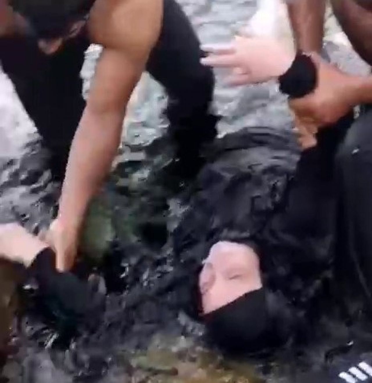 İstanbul'da bir kadın denize düştü!