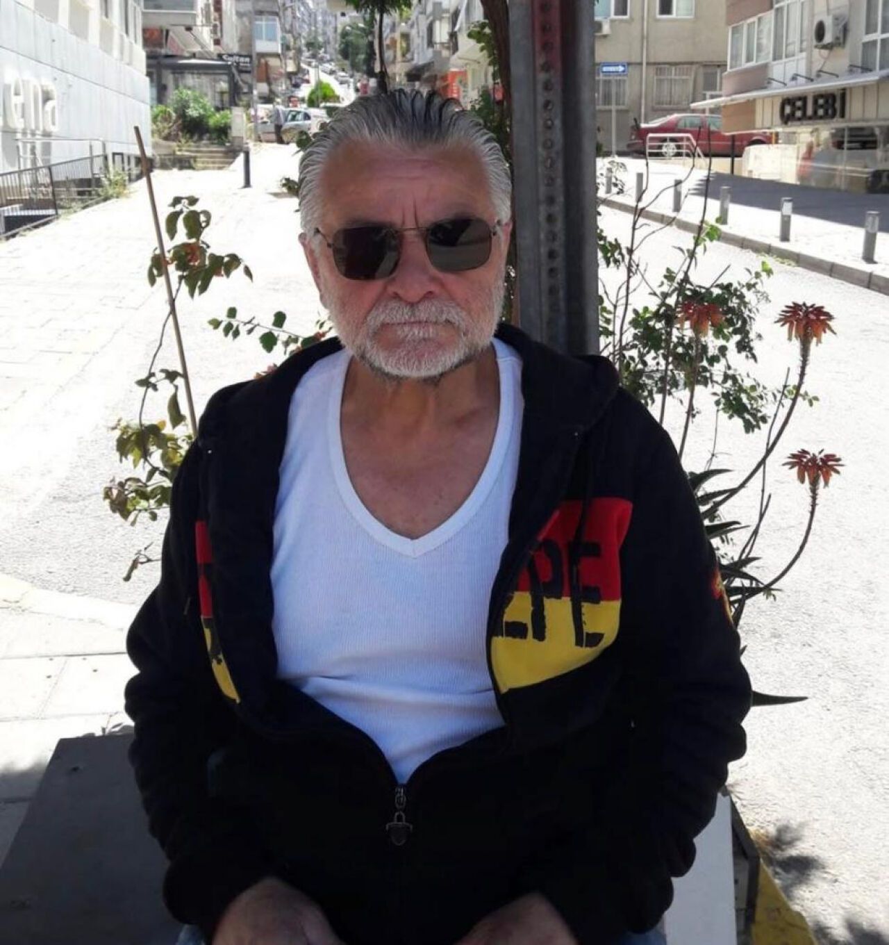 İzmir'de şüpheli ölüm: Erkek cesedi bulundu