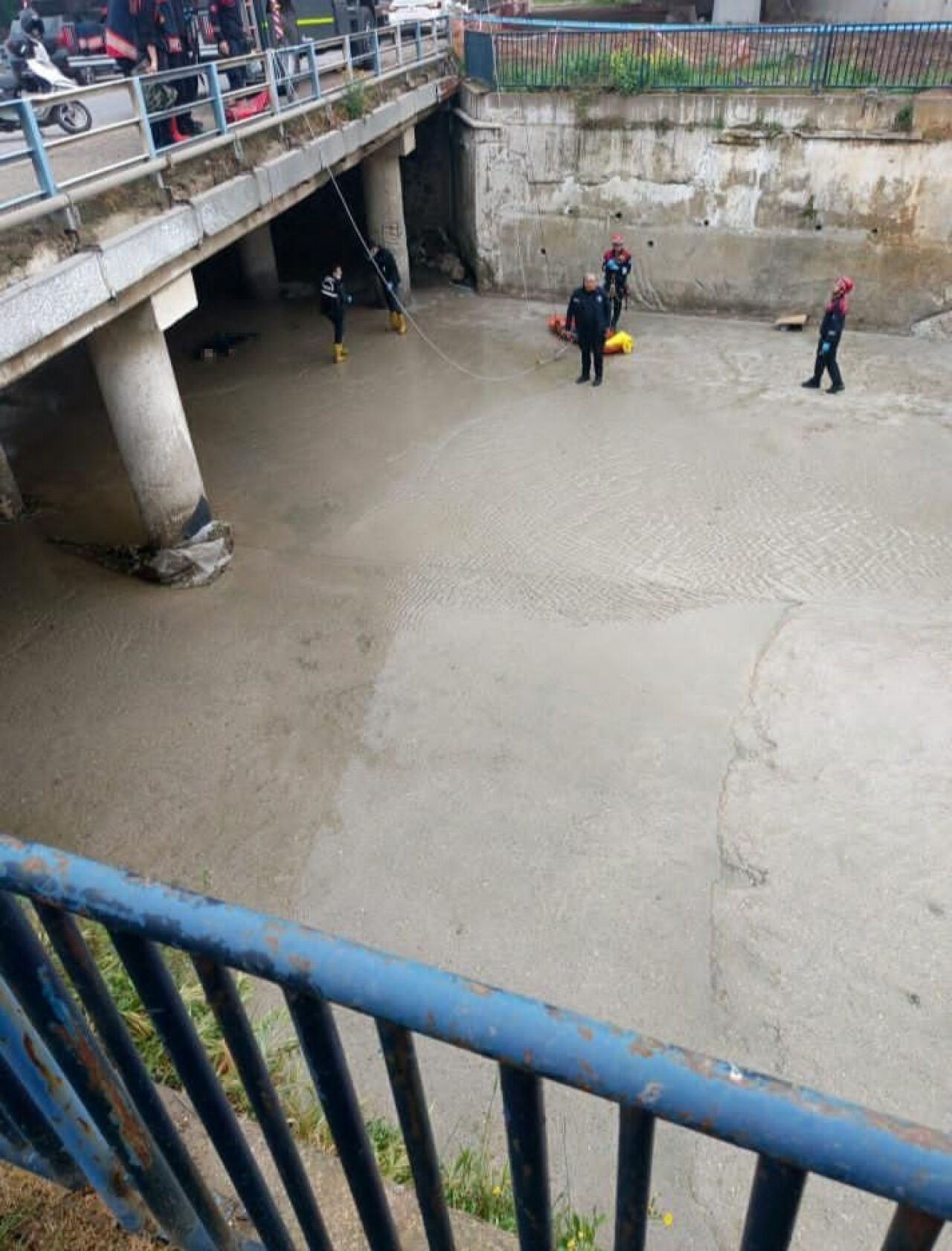 İzmir'de şüpheli ölüm: Erkek cesedi bulundu