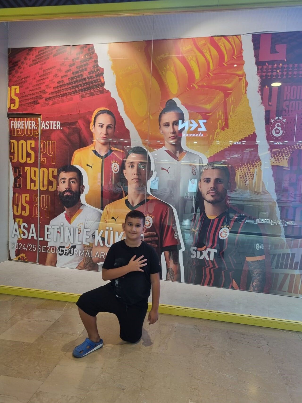 Hayranı olduğu Galatasaray'ı ilk kez canlı izleyecekti kaza geçirdi | Yiğit'in organları 4 çocuğu hayata bağlayacak