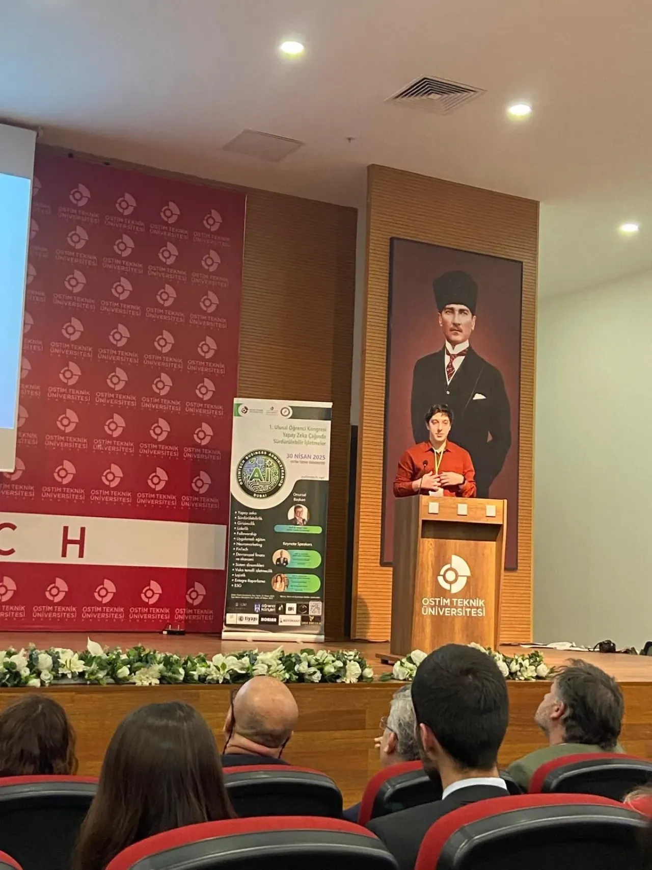 İzmir Demokrasi Üniversitesi öğrencilerine Başkentte yapay zeka ödülü
