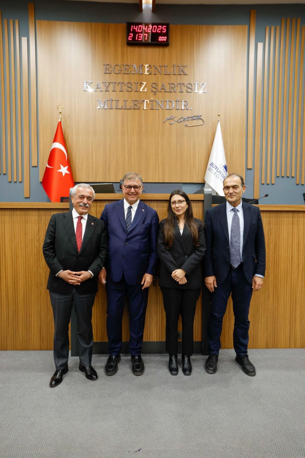 Başkan Tugay'dan ortak çalışma çağrısı: 'İzmir'de bir anlayışı değiştirmemiz gerekiyor'