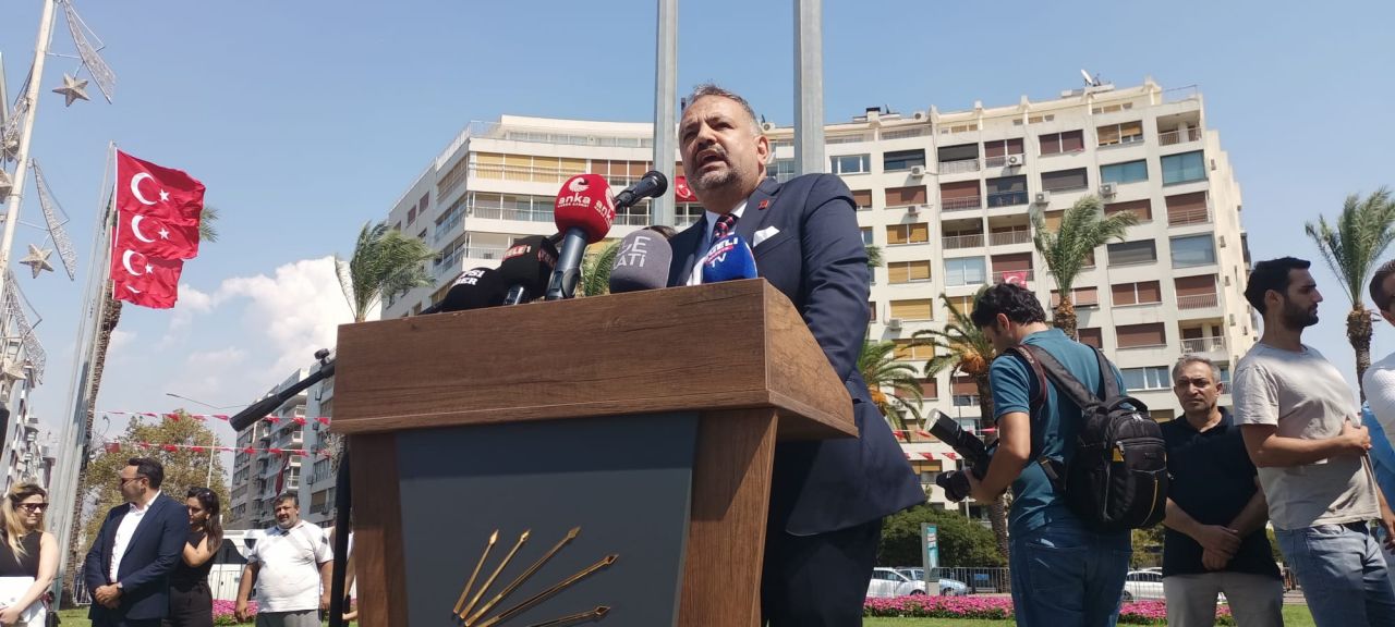 CHP İzmir'den coşkulu 30 Ağustos kutlaması