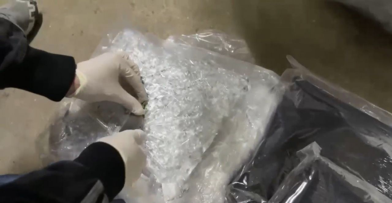 İzmir'de hediye paketlerinden uyuşturucu çıktı