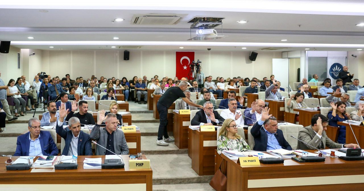 Karabağlar'da iki genç için anma