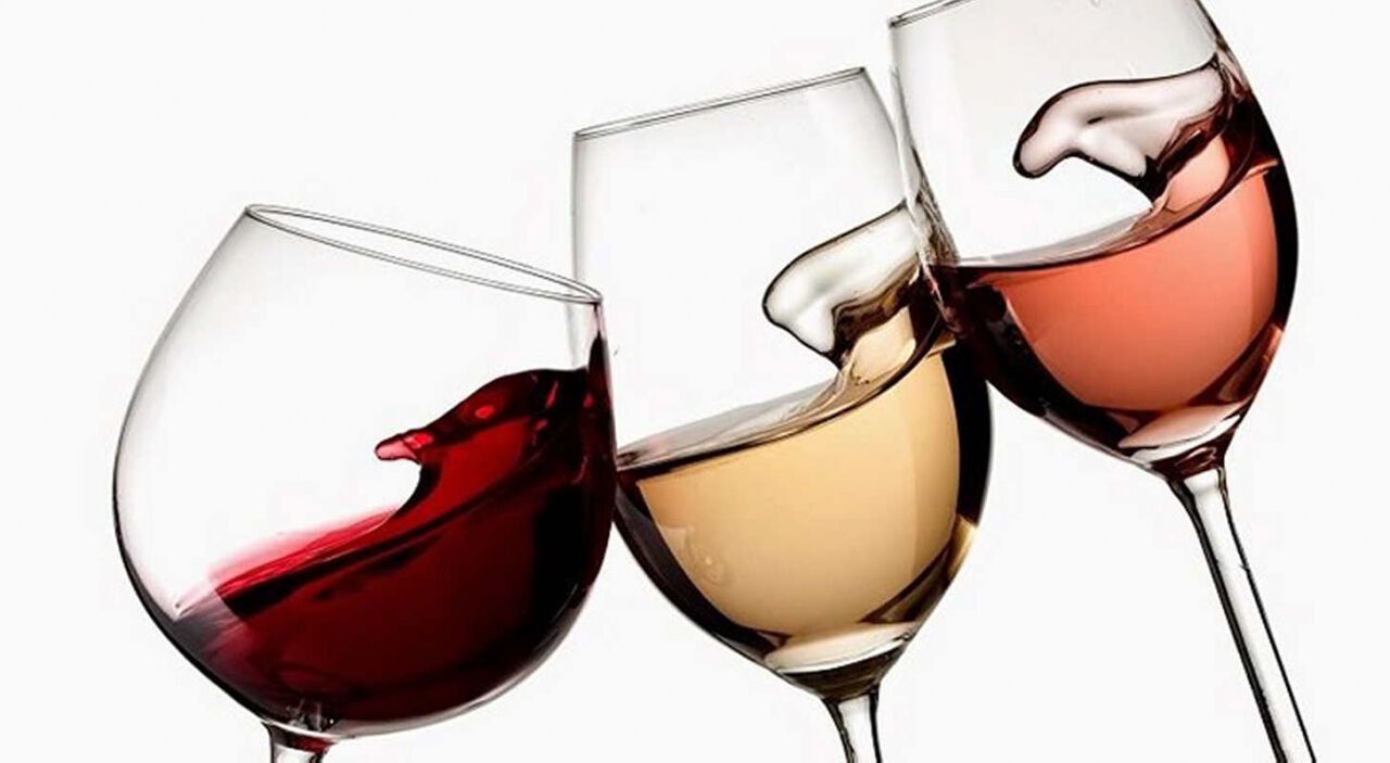 Rüyada kadeh görmek: Mutluluk mu, hayal kırıklığı mı?