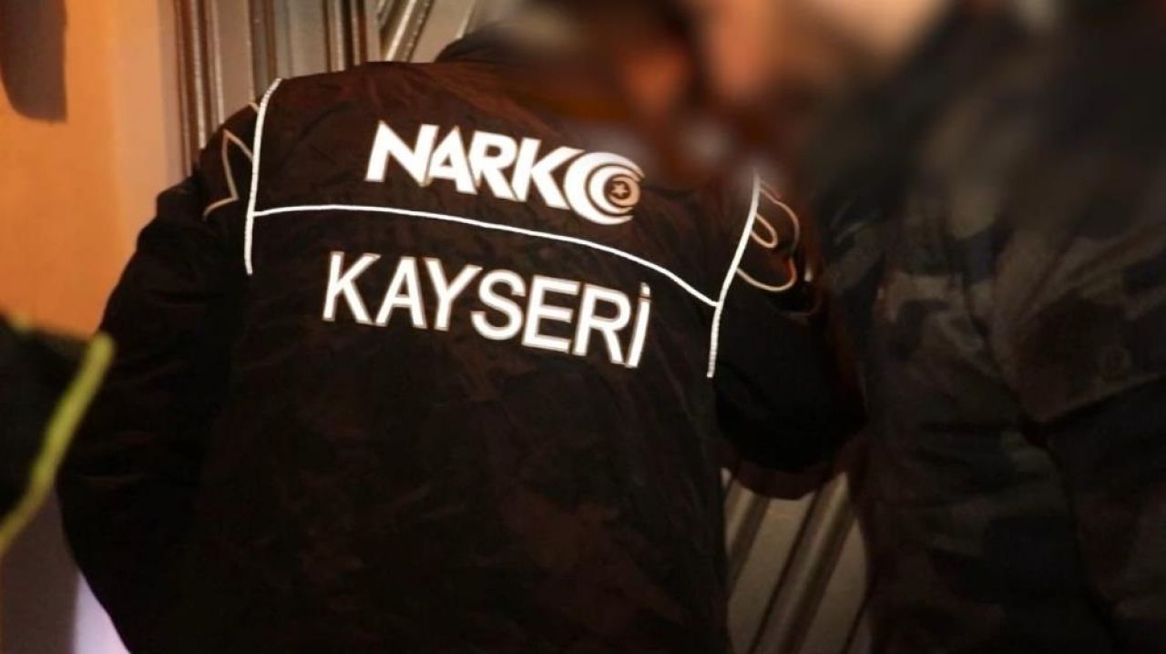 Uyuşturucu tacirlerine baskın: İmalathanede bulunanlar şoke etti!