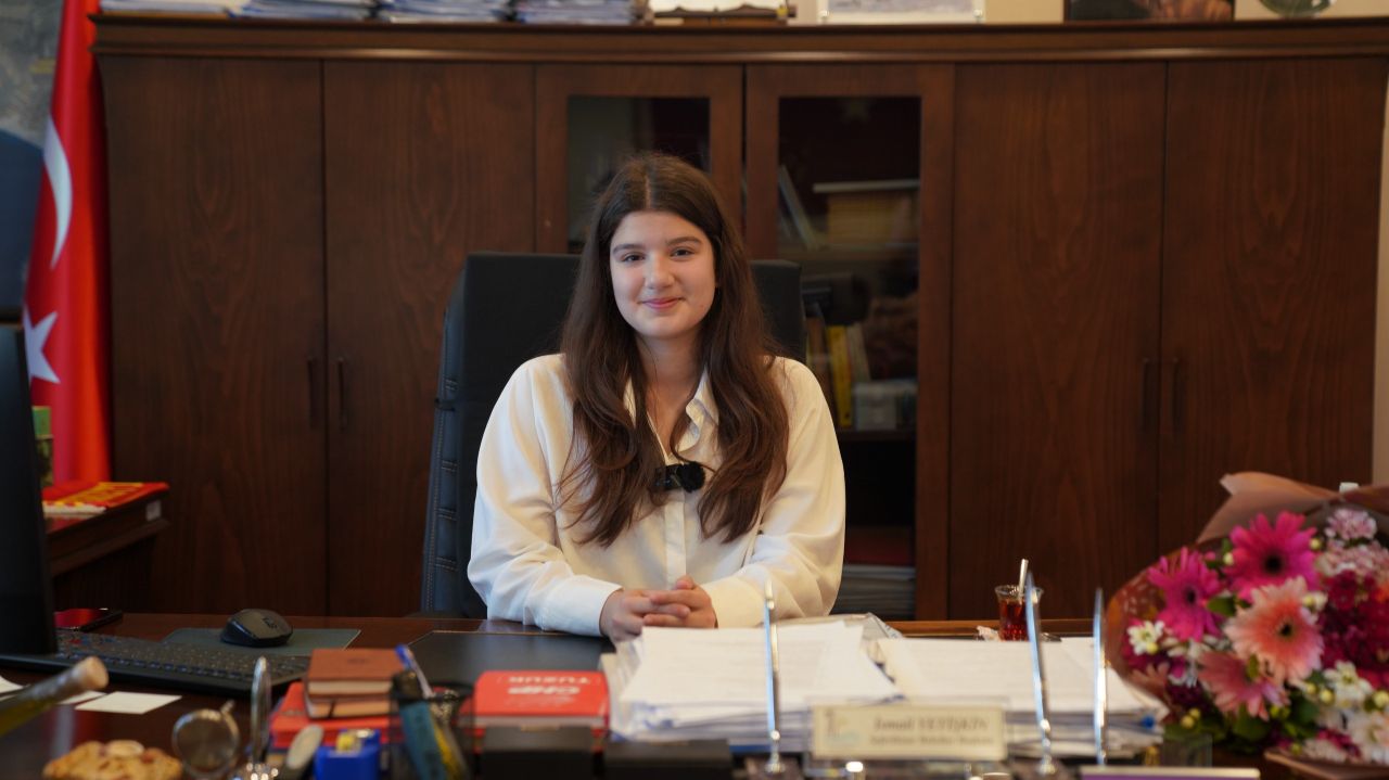 Seferihisar Belediye Başkanı İsmail Yetişkin, başkanlık makamını devretti