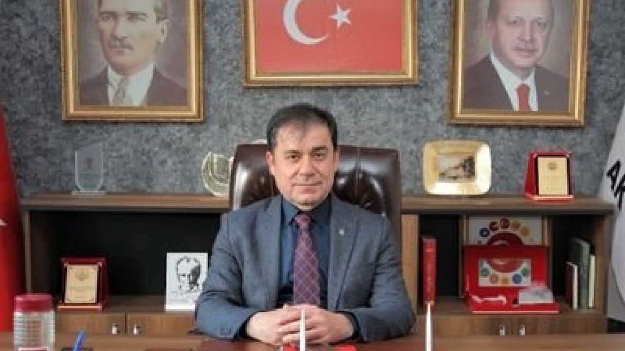 Ak Parti ilçe başkanı İnstagram yasağını çiğnedi