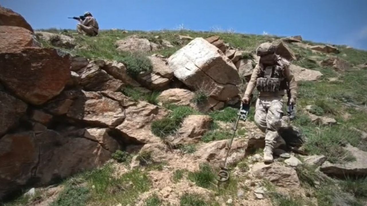 Bitlis’te terör örgütüne ait patlayıcı ele geçirildi!