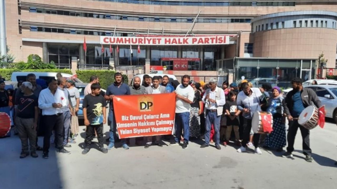CHP Genel Merkezi önünde protesto