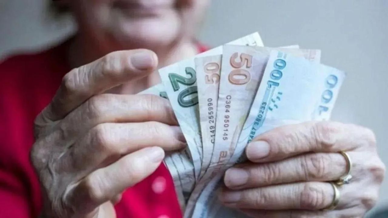 Emekli maaşları ne kadar olacak? Masada iki teklif var