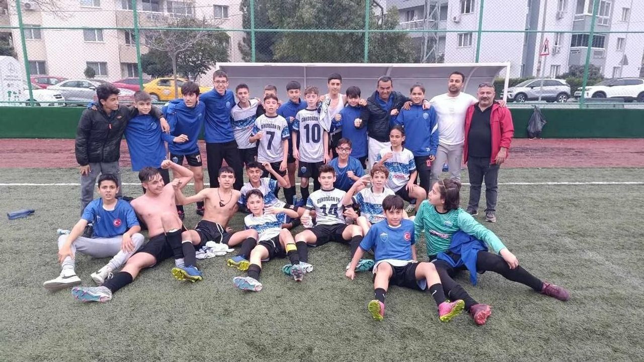 Gündoğan Spor U-14 Kategorisinde İzmir Şampiyonu Oldu