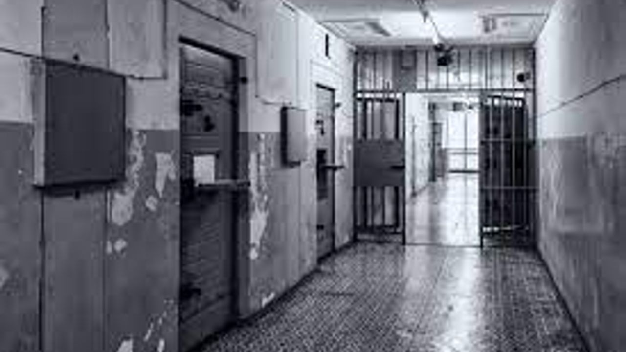 Öğrencilere 5, cezaevine 13 milyar!