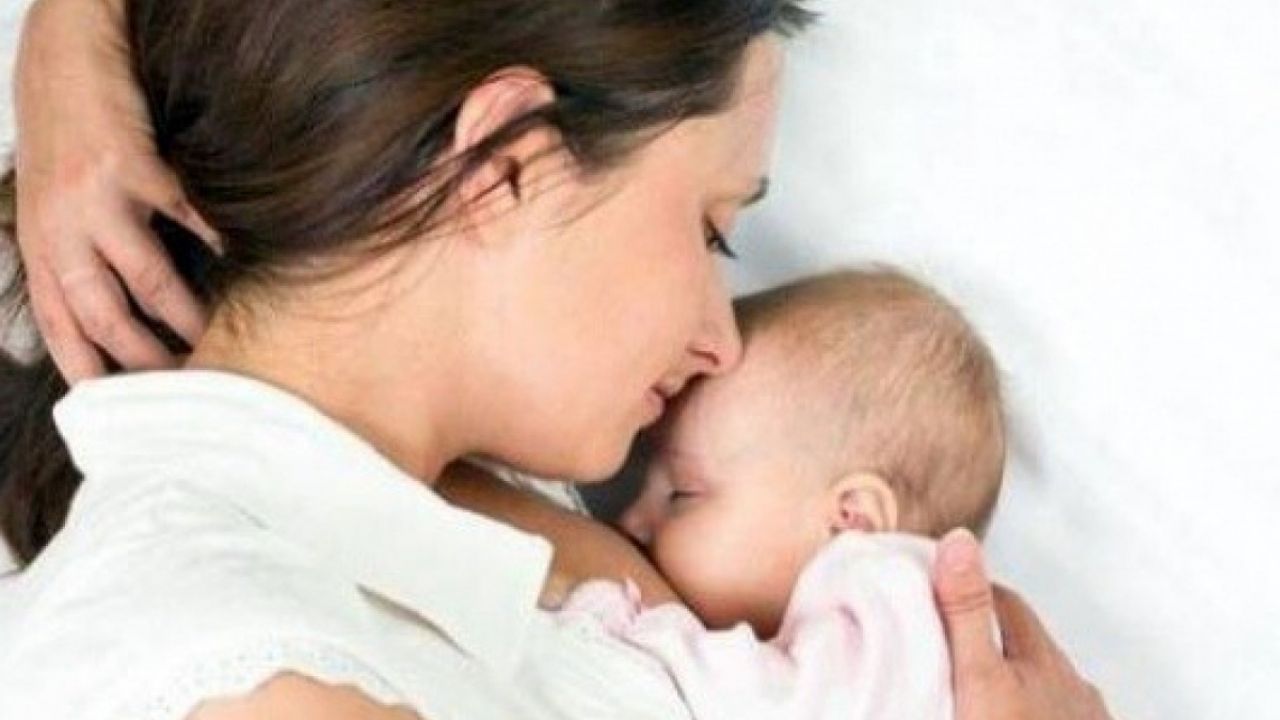 Sosyal medyanın mükemmel annelik algısı: Yeni anneleri nasıl etkiliyor?