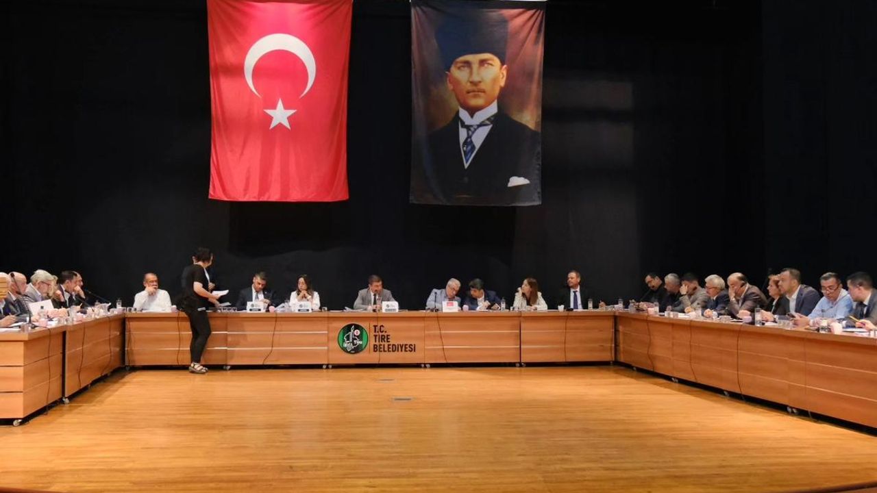 Tire Belediyesi’nde yeni dönemin ilk meclis toplantısı yapıldı