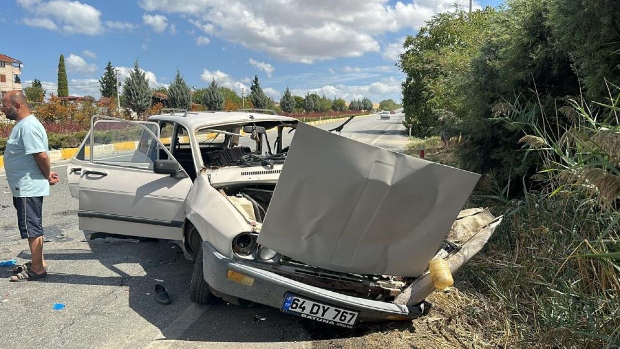 Uşak'ta trafik kazası: Ölü ve yaralılar var