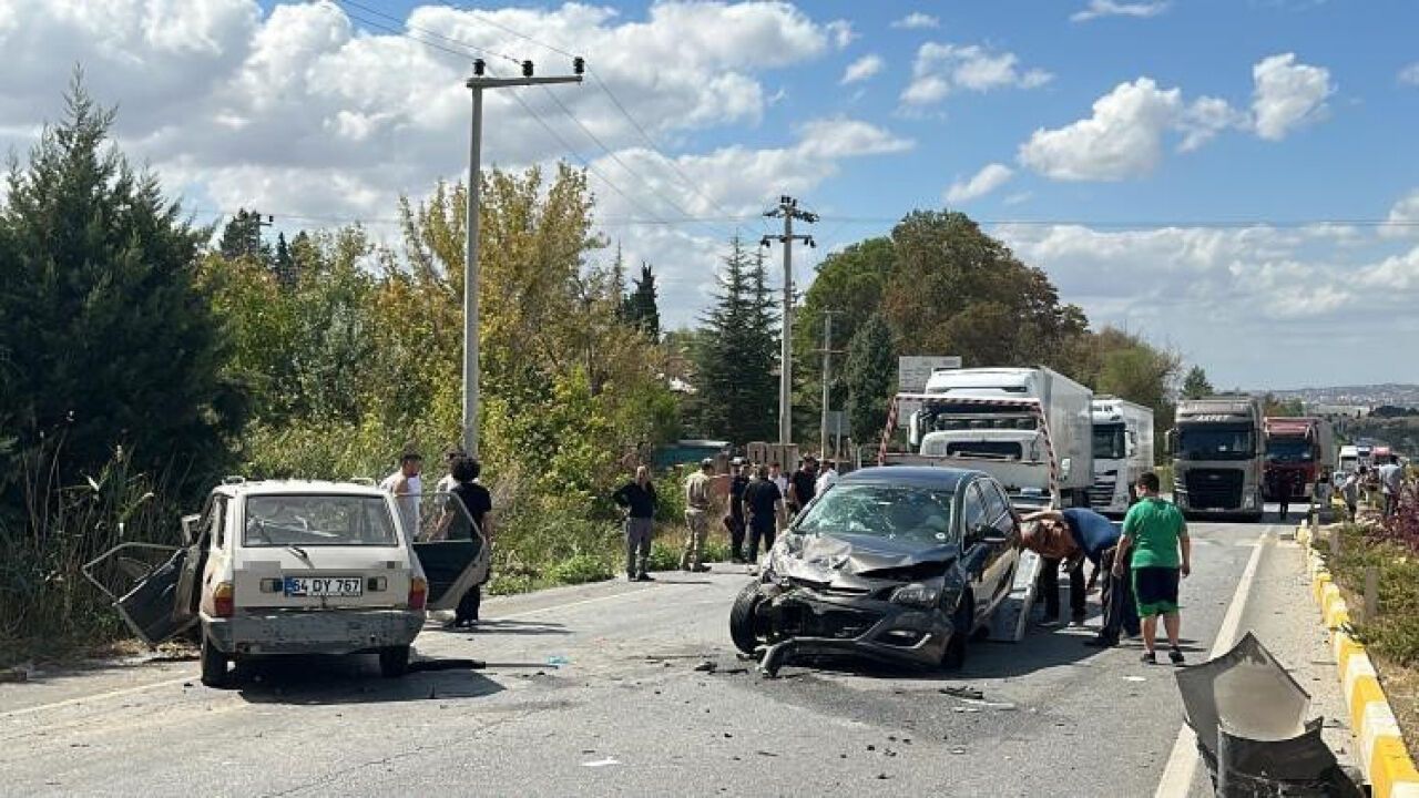 Uşak'ta trafik kazası: Ölü ve yaralılar var