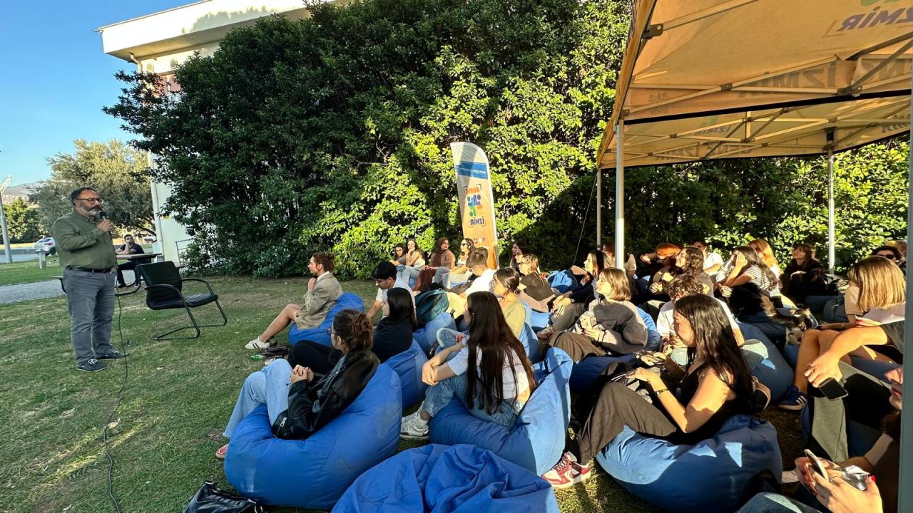 İzmir'de gençlerin 'Deneyim Yolculuğu' başladı: Psikolojik danışmanlıkla yeni ufuklar mı açılıyor?