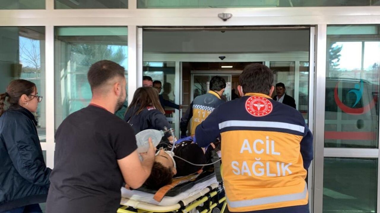 Müdürlükler harekete geçti: Lise'de silahlı saldırı!