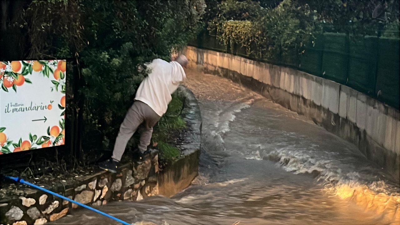 Muğla'da Turuncu kodlu yağış uyarısı: Turistik ilçesi sele teslim oldu