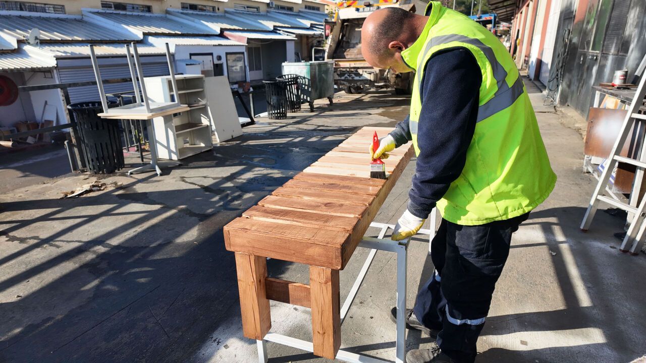 Güzelbahçe'de atıklar yeniden hayat buluyor!