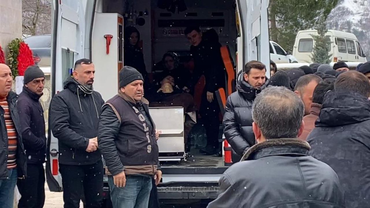 Motosiklet kazasında yaşamını yitirmişti: Polis memuru gözyaşlarıyla defnedildi