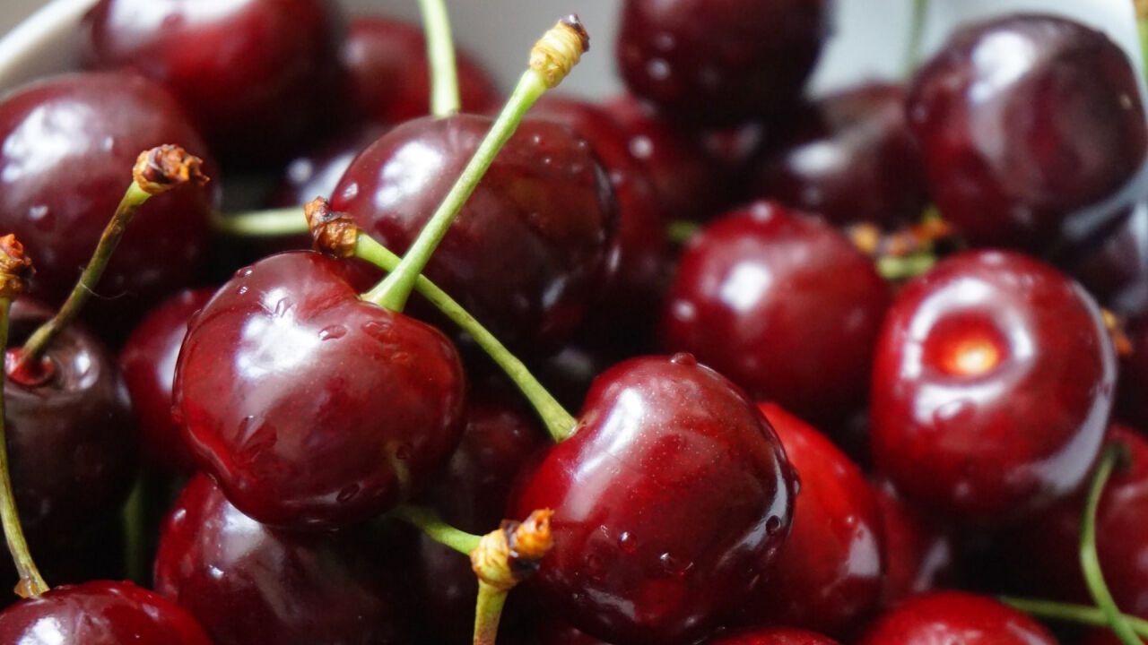 Rüyada kiraz görmek: Mutluluğun ve başarının kapıları mı aralanıyor?