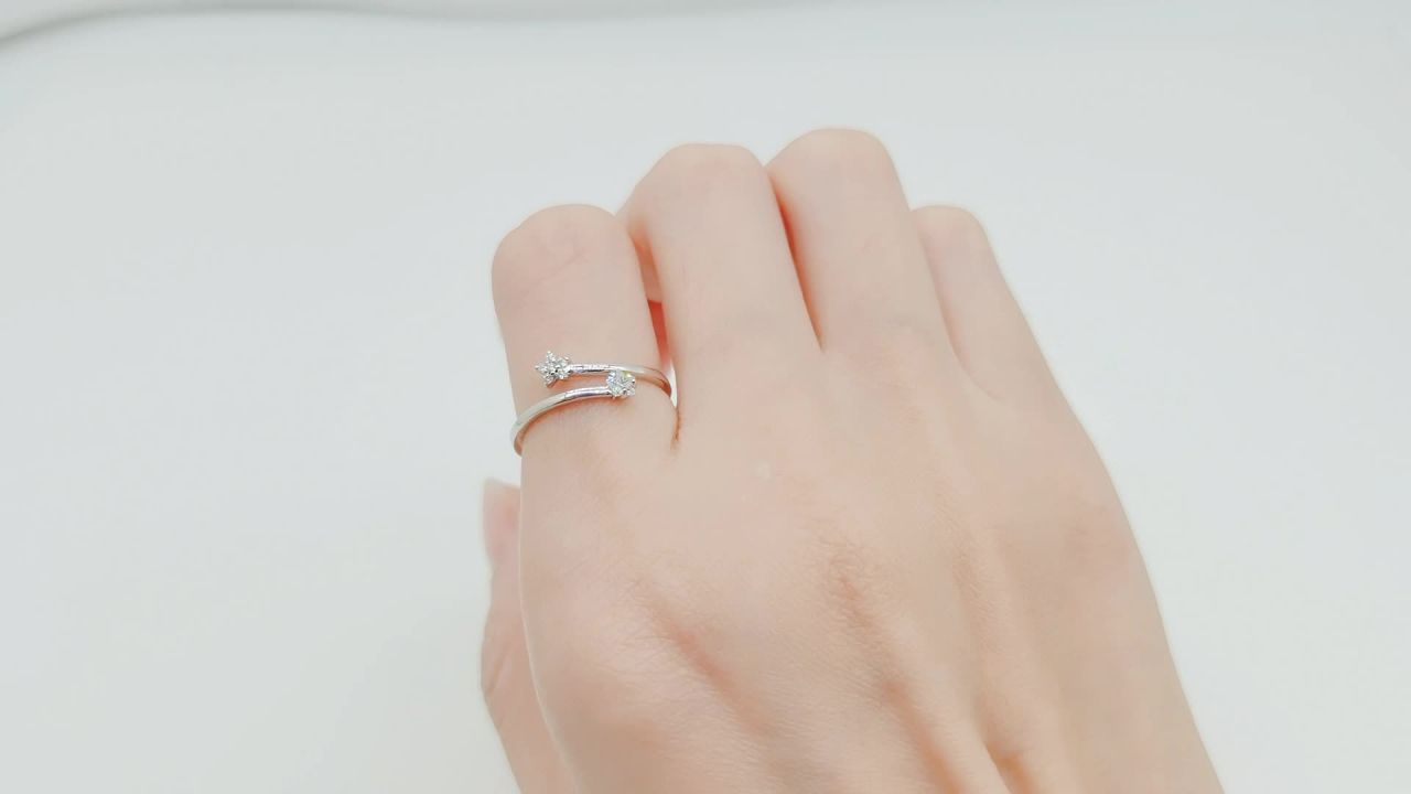 Rüyada tektaş yüzük görmek: Aşk mı, bağlılık mı, yeni başlangıç mı?