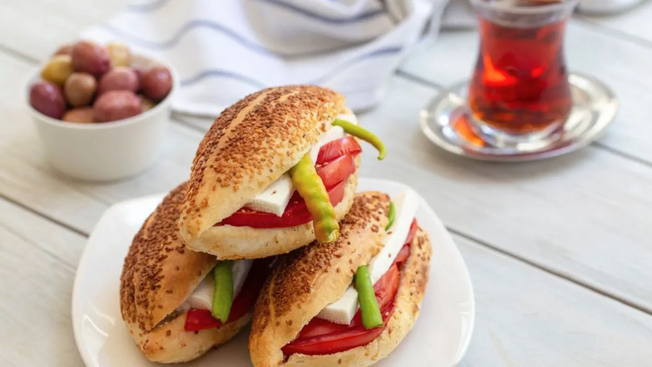 Kumru, enginar, söğüş: Çeşme, Urla, Foça, Çandarlı, Sığacık, Karaburun, Buca, Bayraklı, Dikili, Konak'ta ne yenir? İzmir'de ilçelere göre yemek listesi