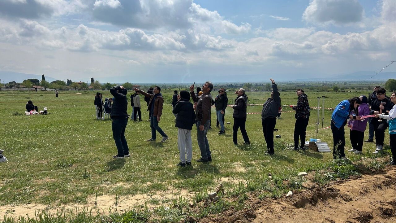 Manisa'da roket yarışmaları nefes kesti: Dereceler belli oldu