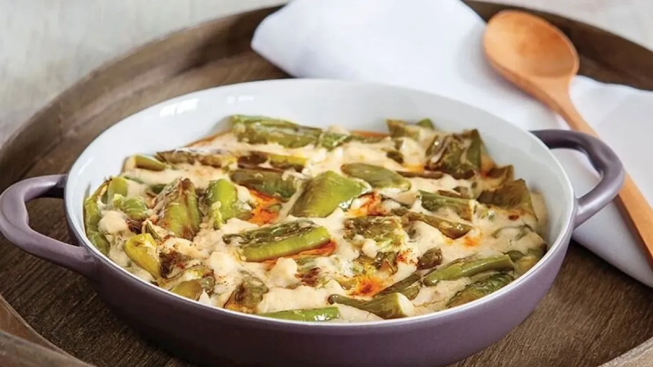 Kahvaltı sofralarını değiştirecek lezzet: Sütlü biber kavurması nasıl yapılır?