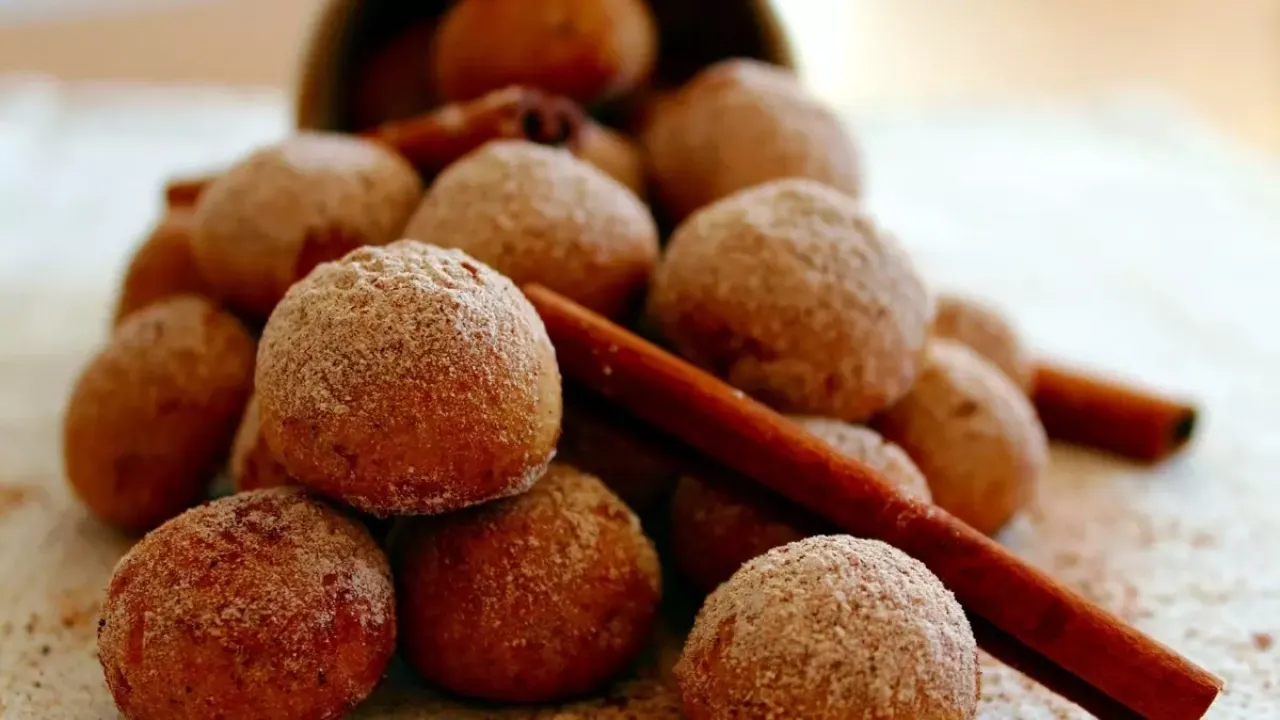 170 Adetlik nefis kurabiye tarifi: Ağızda dağılan tarçınlı minikler