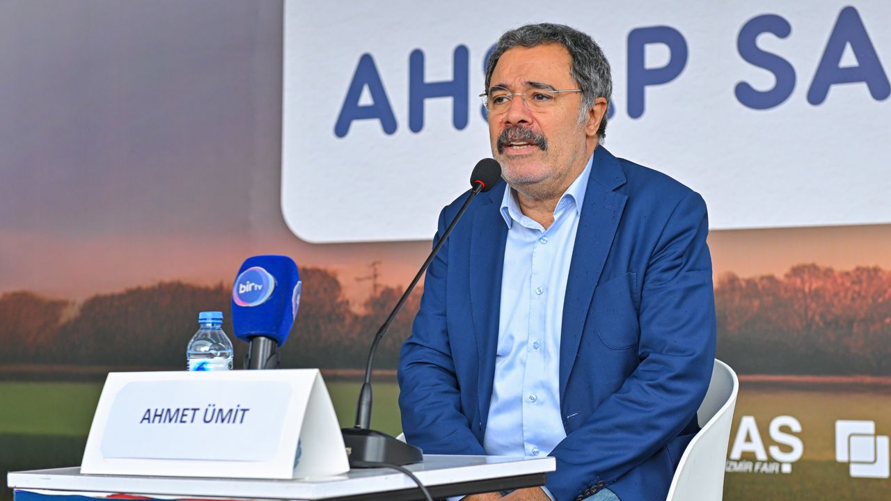 Ahmet Ümit, İzmir Kitap Fuarı’nda yeni kitabını anlattı