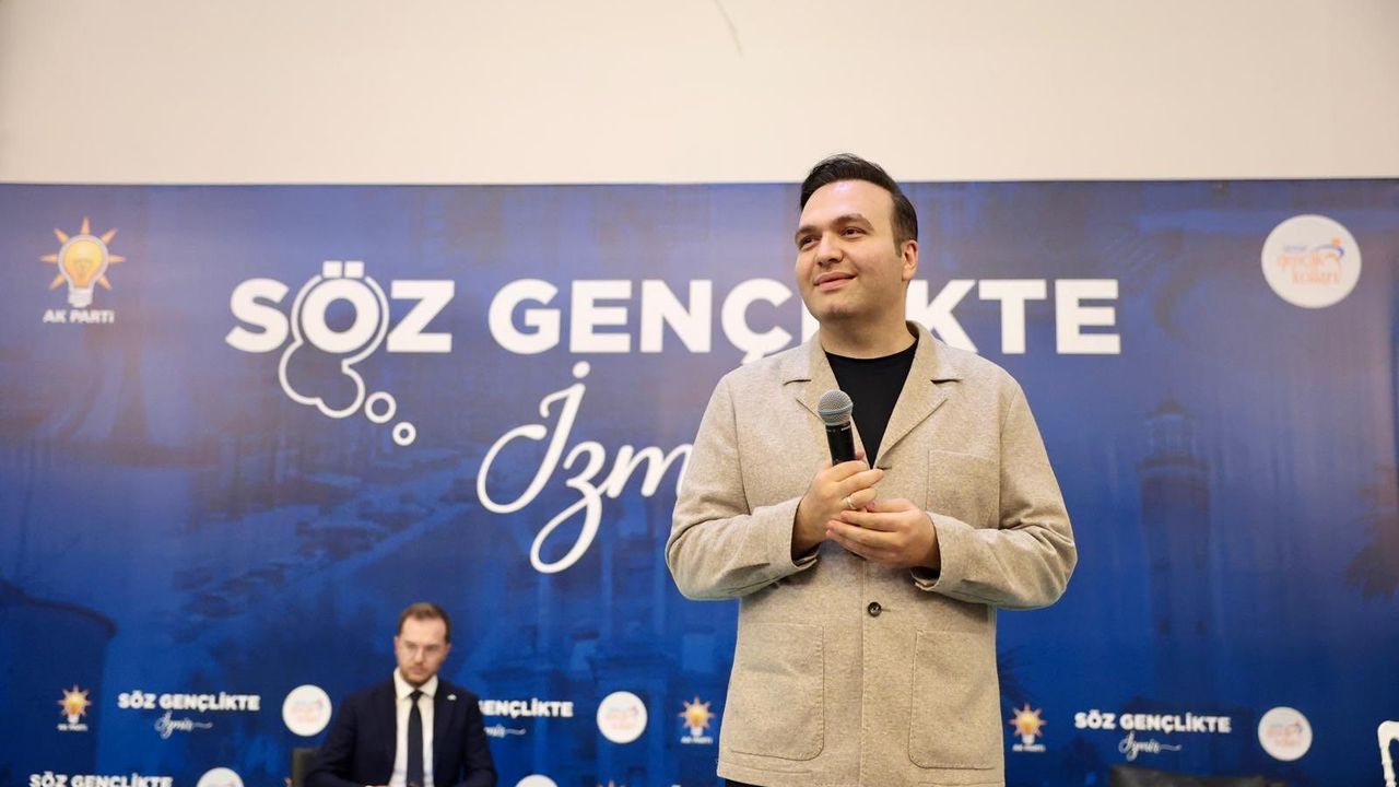 İzmir’de gençlik buluşması: AK Partili İbiş’ten CHP’ye sert eleştiri