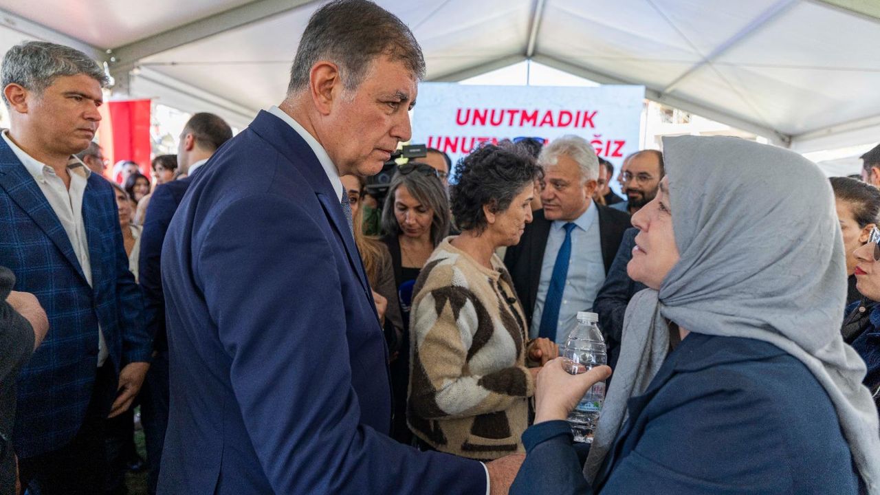 Başkan Tugay: 'Depremin siyaseti olmaz, vicdanla konuşacağız'