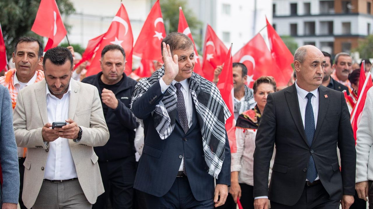 Başkan Tugay, 'Cumhuriyet Her Yerde' kutlamalarına katıldı