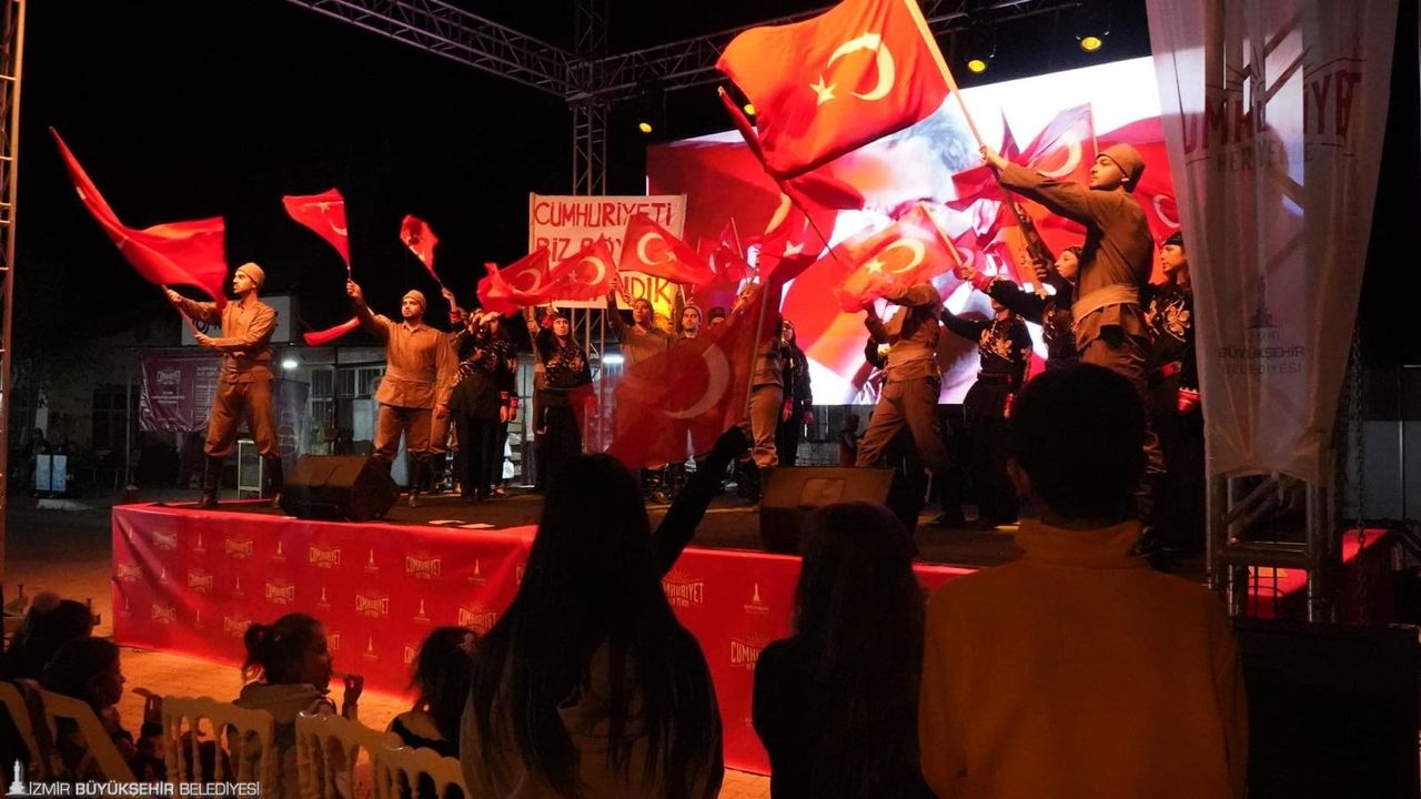 Bergama’da Cumhuriyet coşkusu: 'Cumhuriyet kolay kurulmadı'
