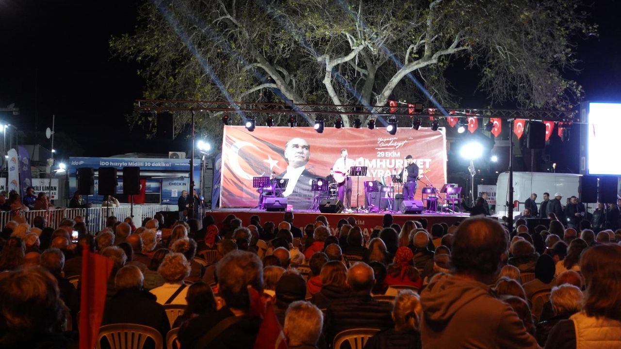 Bir hafta boyunca Cumhuriyet coşkusu: 'Cumhuriyet Her Yerde'nin son durağı Dikili ve Selçuk