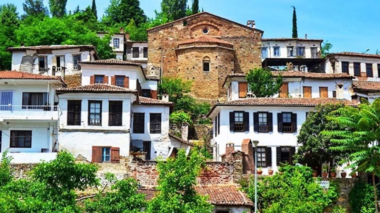 İzmir Birgi Köyü nerede ve nasıl gidilir? Tarih ve doğa iç içe