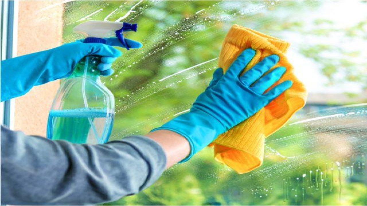 Bulaşık deterjanıyla cam parlatmanın sırrı: İz yok, zahmet yok!