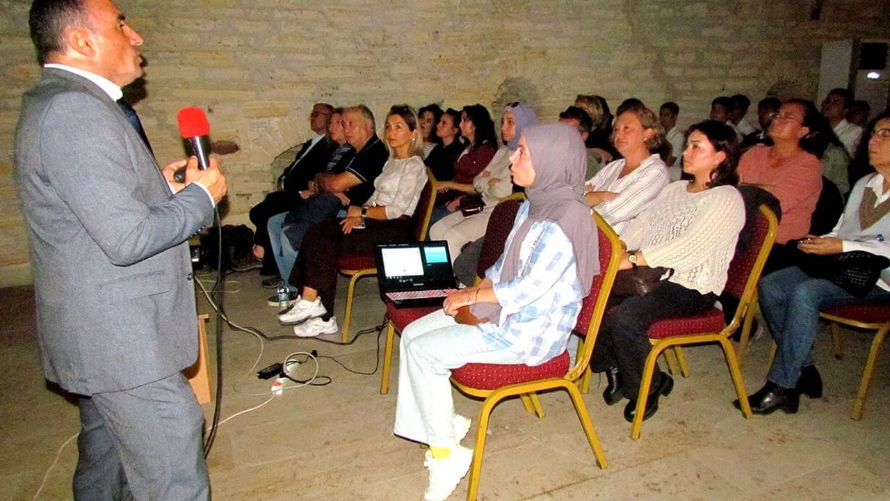 Çeşme’de antik çağdan günümüze uzanan keşifler konuşuldu